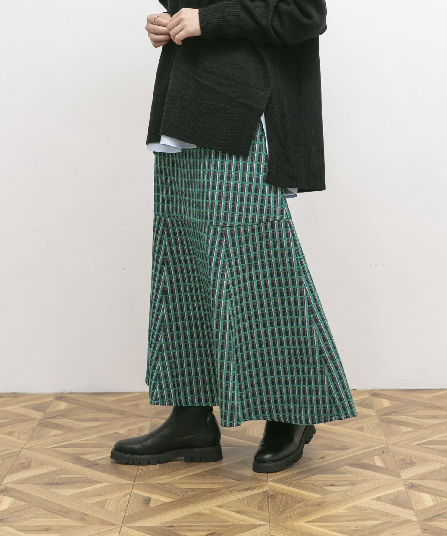 GREEN