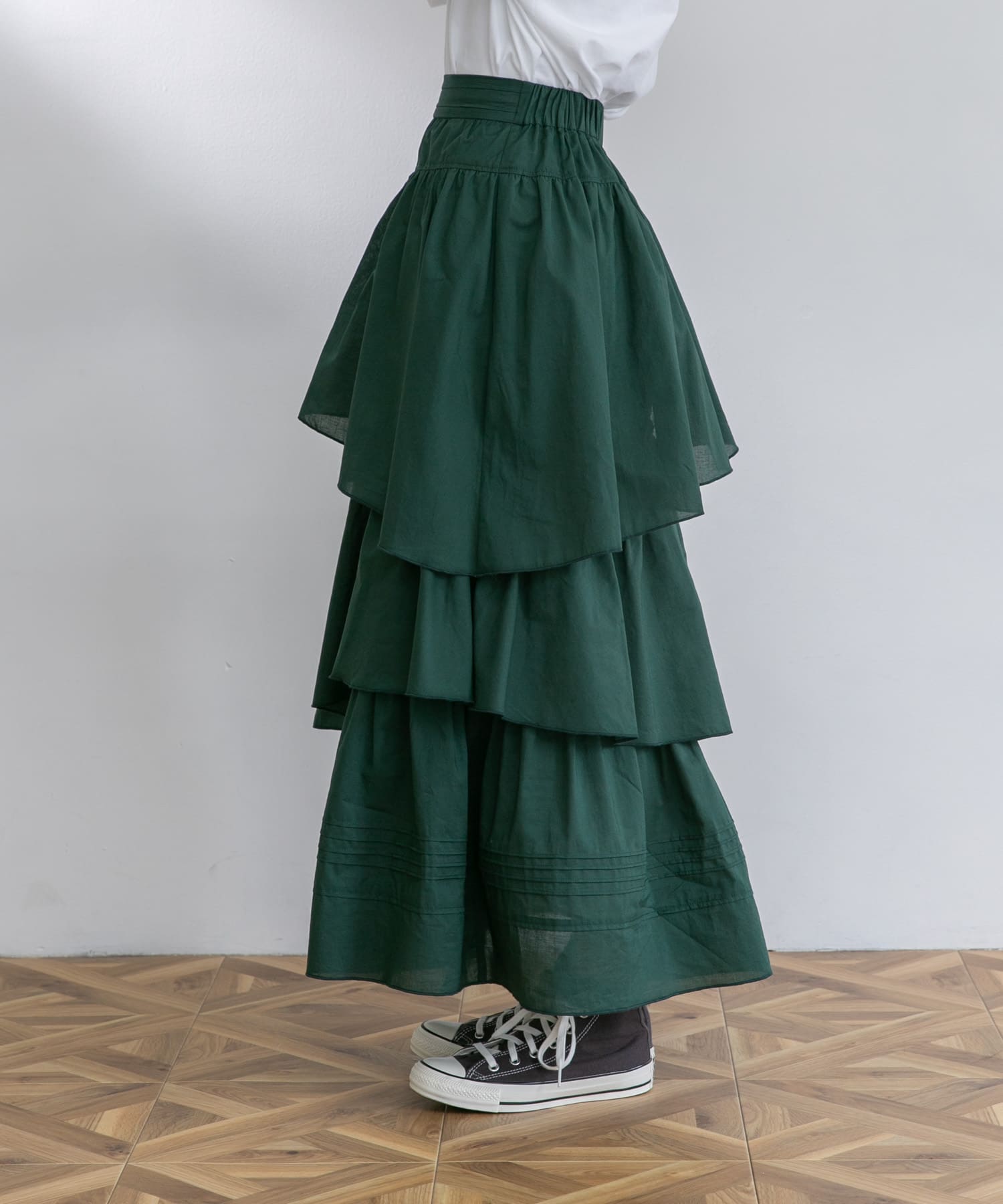 GREEN