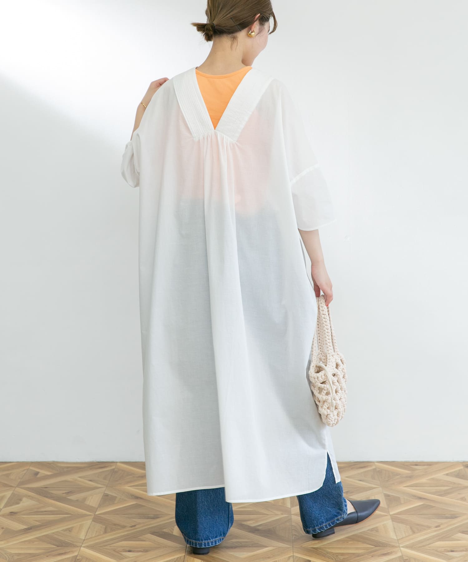 OFF WHITE