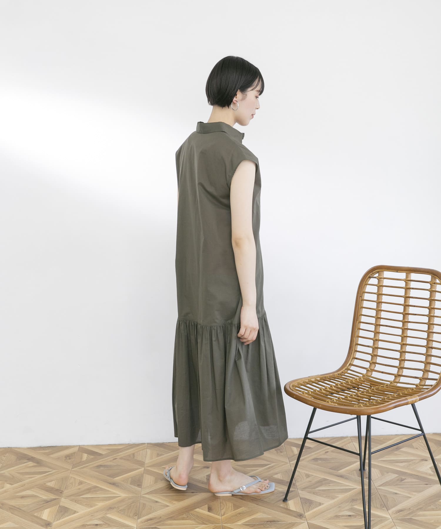KHAKI