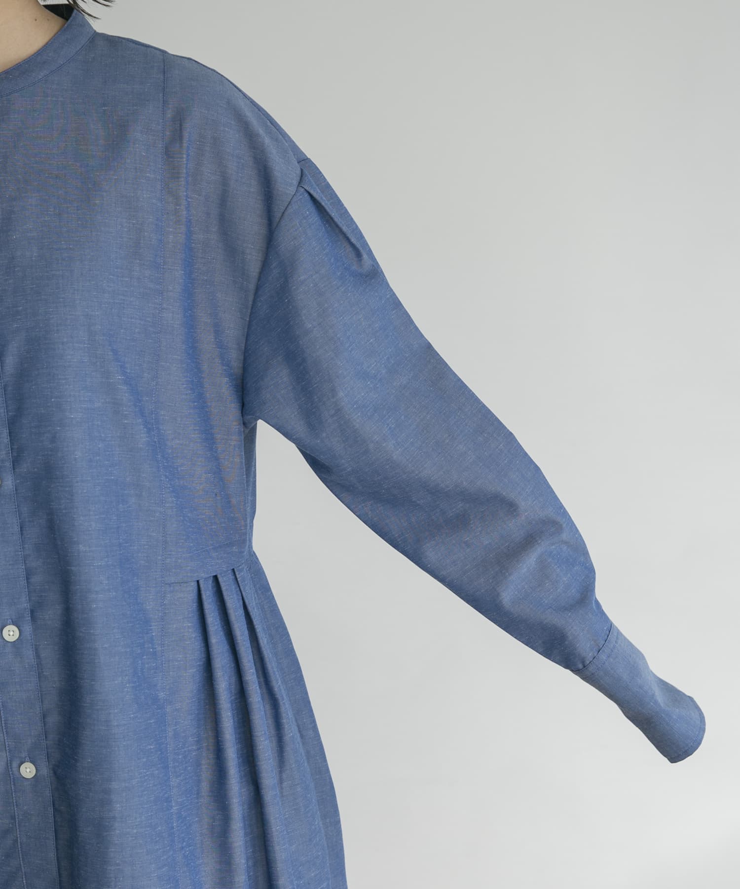 『UR TECH Smart Linen Touch』ウエストタックワンピース CHAMBRAY FREE