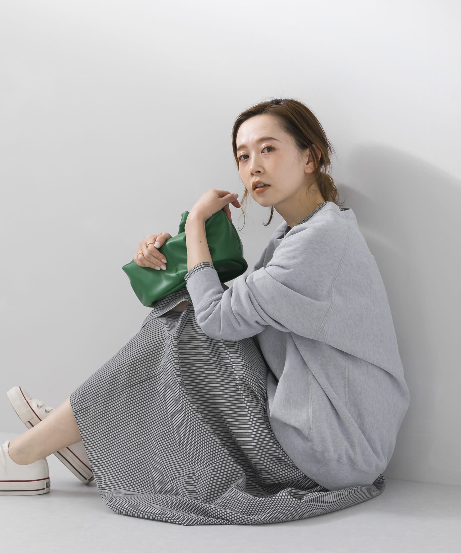 『UR TECH Smart Linen Touch』ウエストタックワンピース