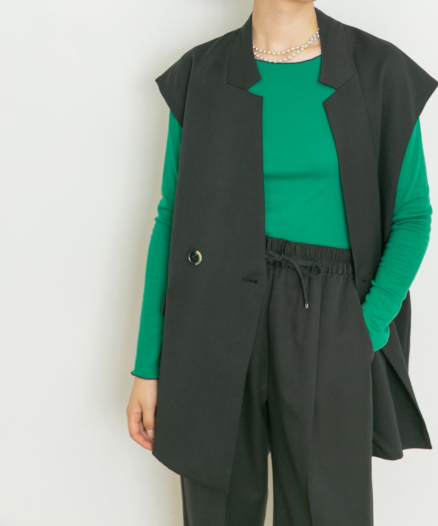 GREEN