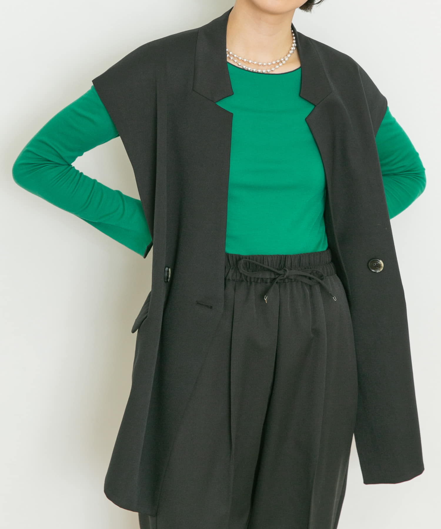 GREEN