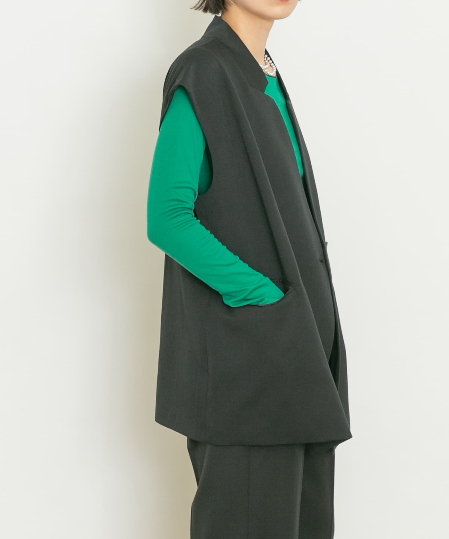 GREEN