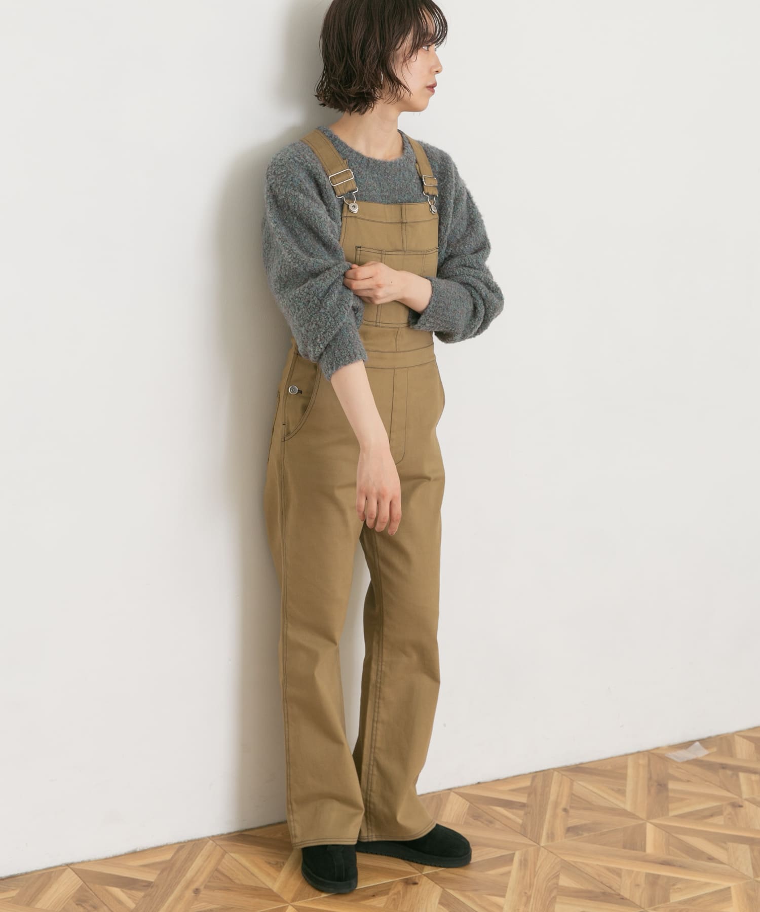 KHAKI