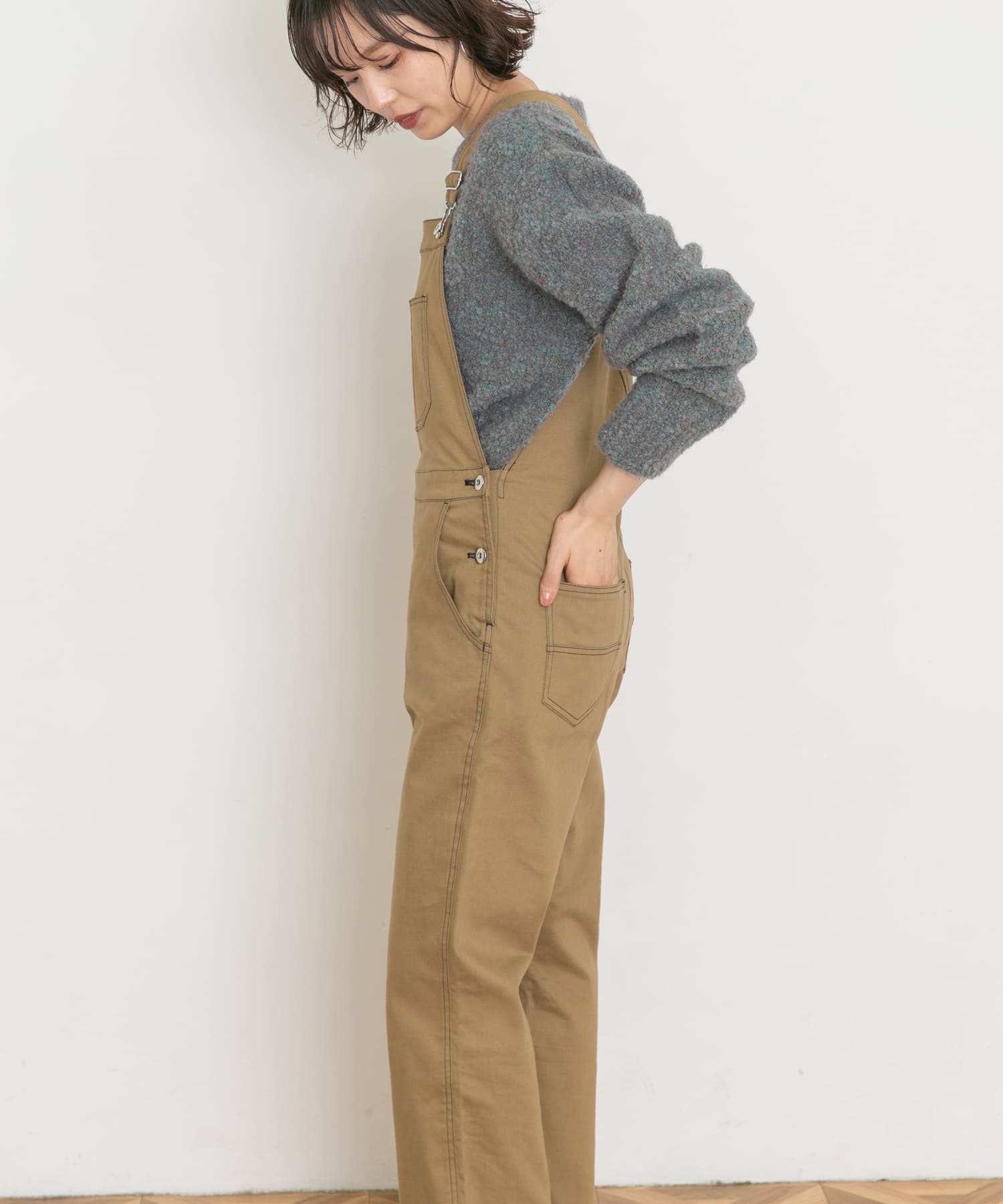 KHAKI