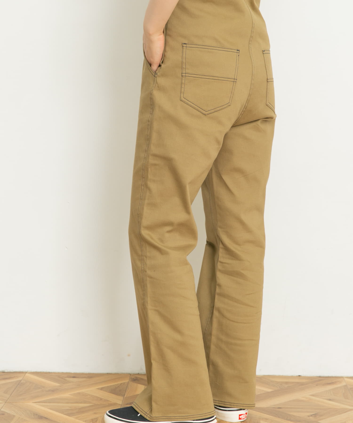 KHAKI