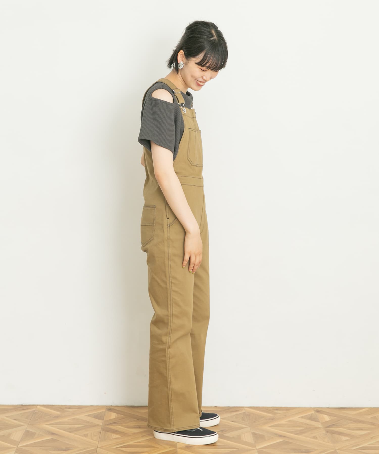 KHAKI