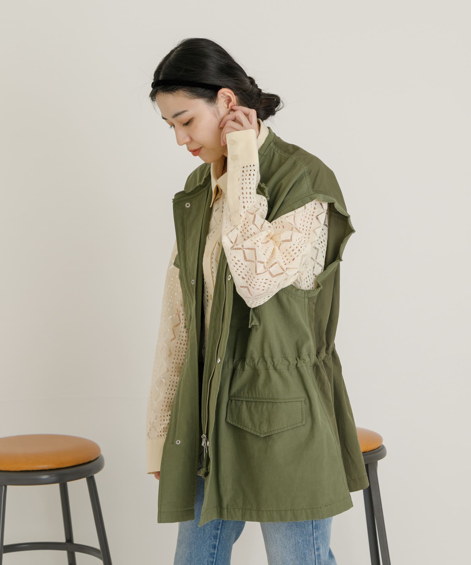 KHAKI