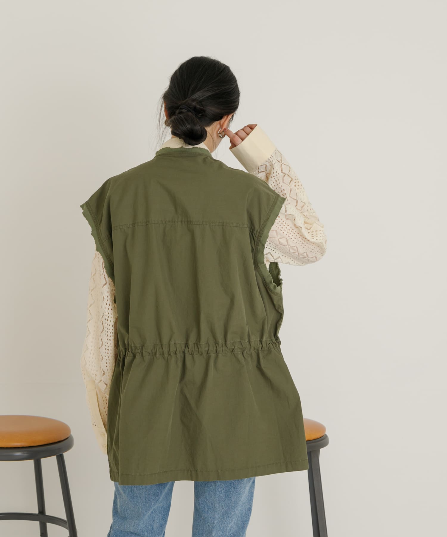 KHAKI