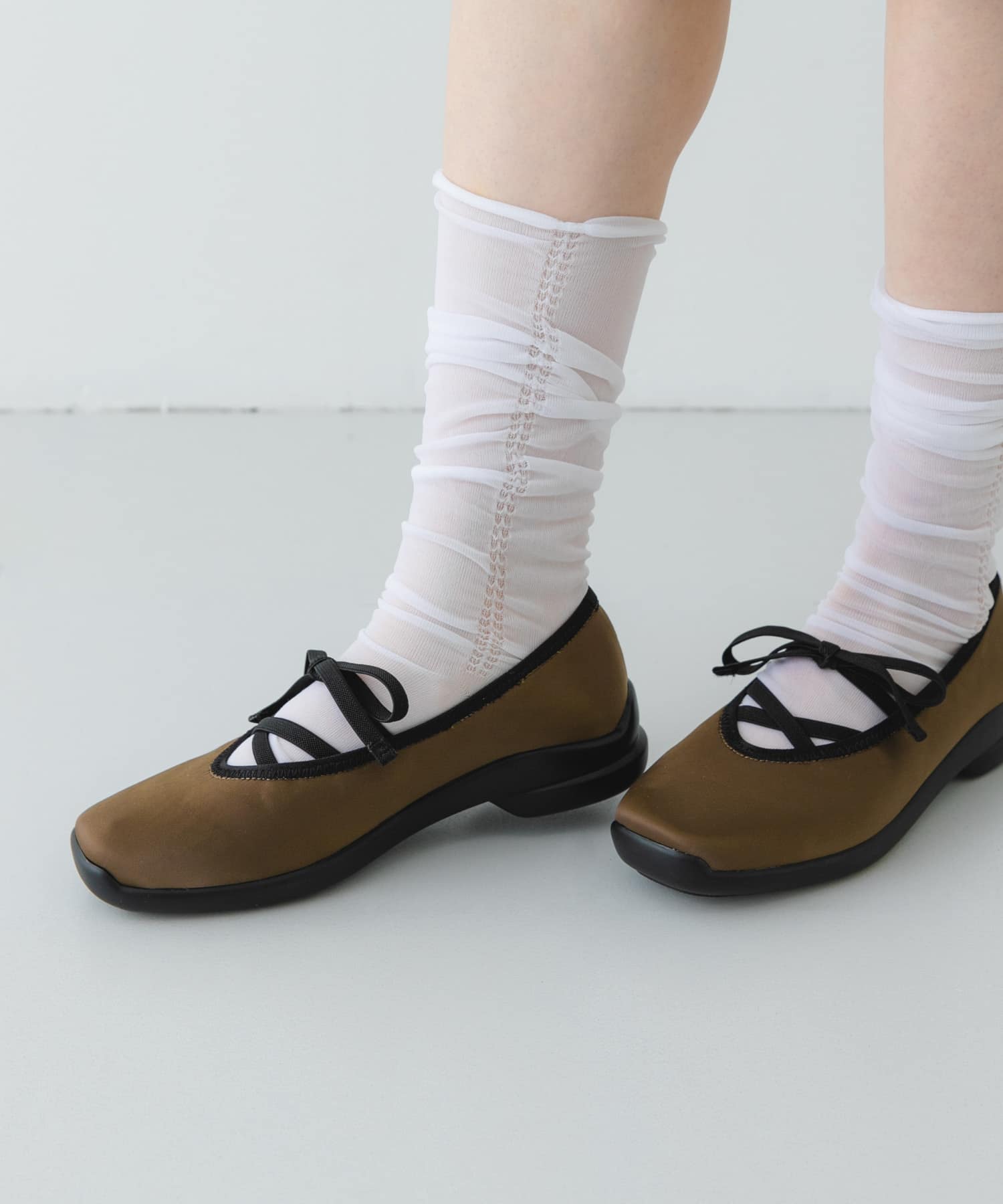 PIEDI NUDI　SHEER TACK SHRINK SOCKS WHITE -