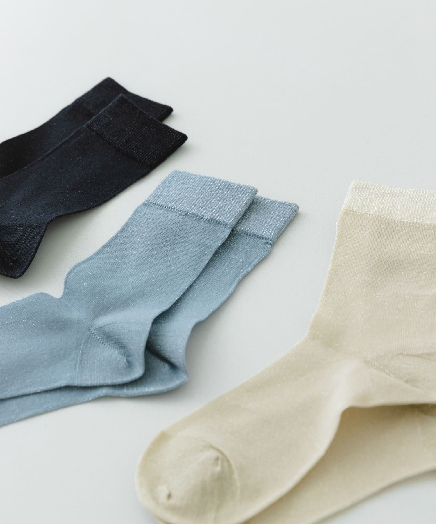 PIEDI NUDI　FINESSA MID SOCKS SAX -