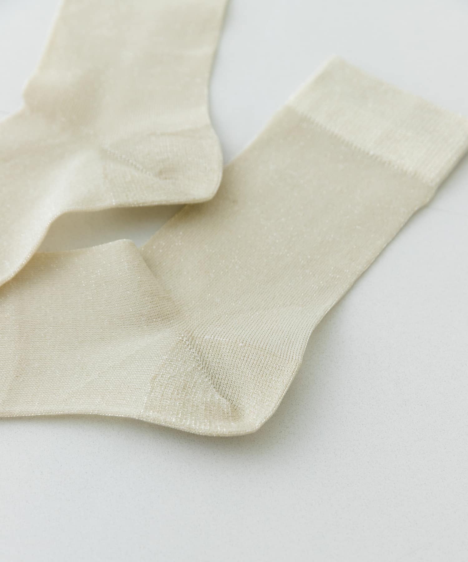PIEDI NUDI　FINESSA MID SOCKS SILVER -