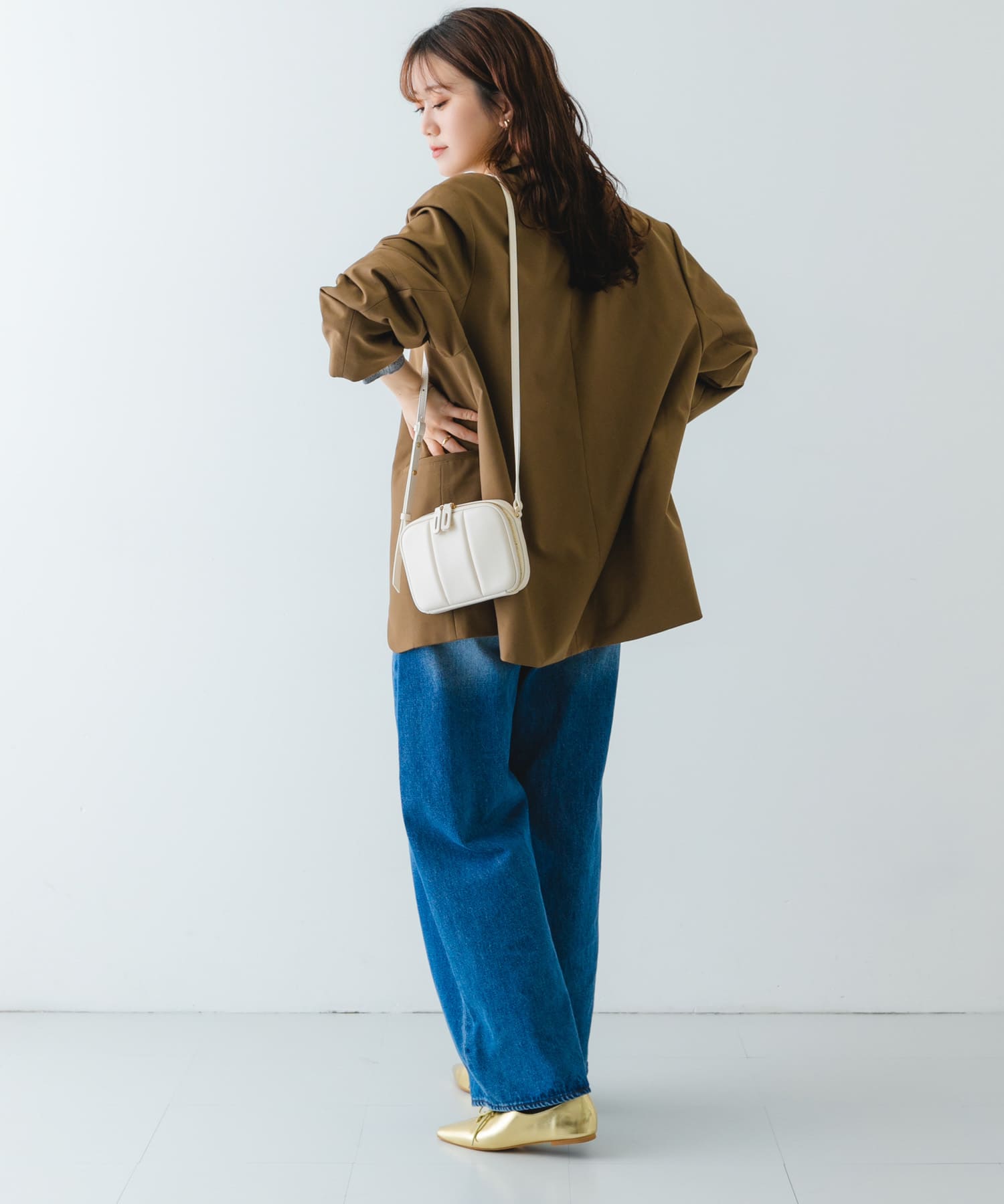 ADD CULUMN　PUFF THREE POCHETTE WHITE one