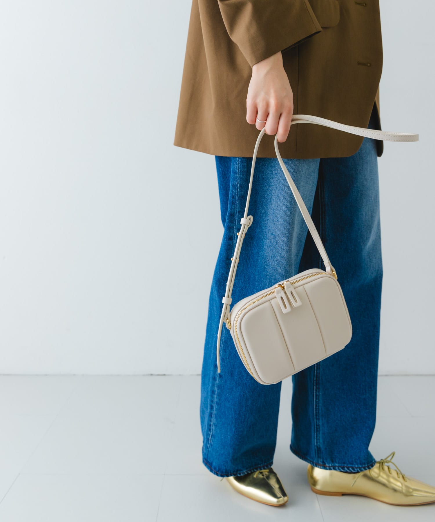 ADD CULUMN　PUFF THREE POCHETTE WHITE one
