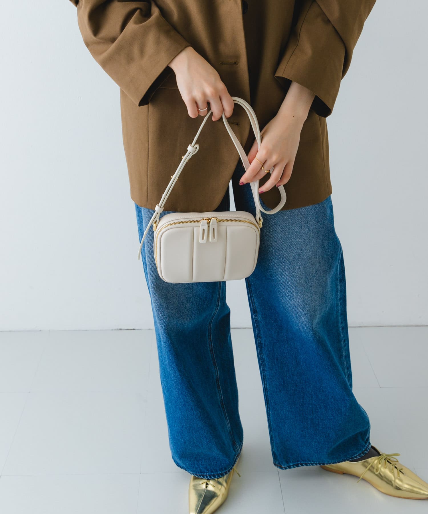 ADD CULUMN　PUFF THREE POCHETTE WHITE one