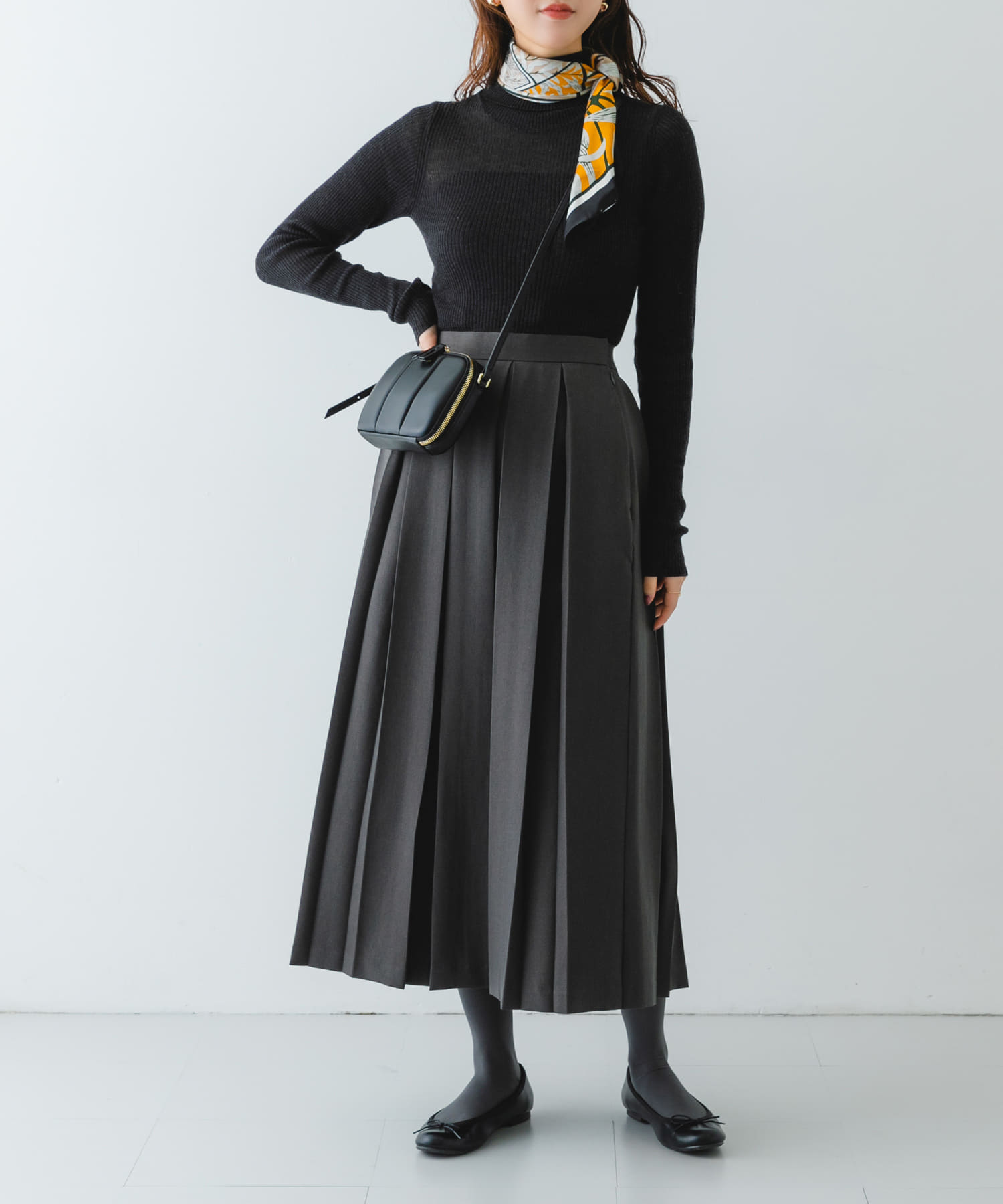 ADD CULUMN　PUFF THREE POCHETTE BLACK one