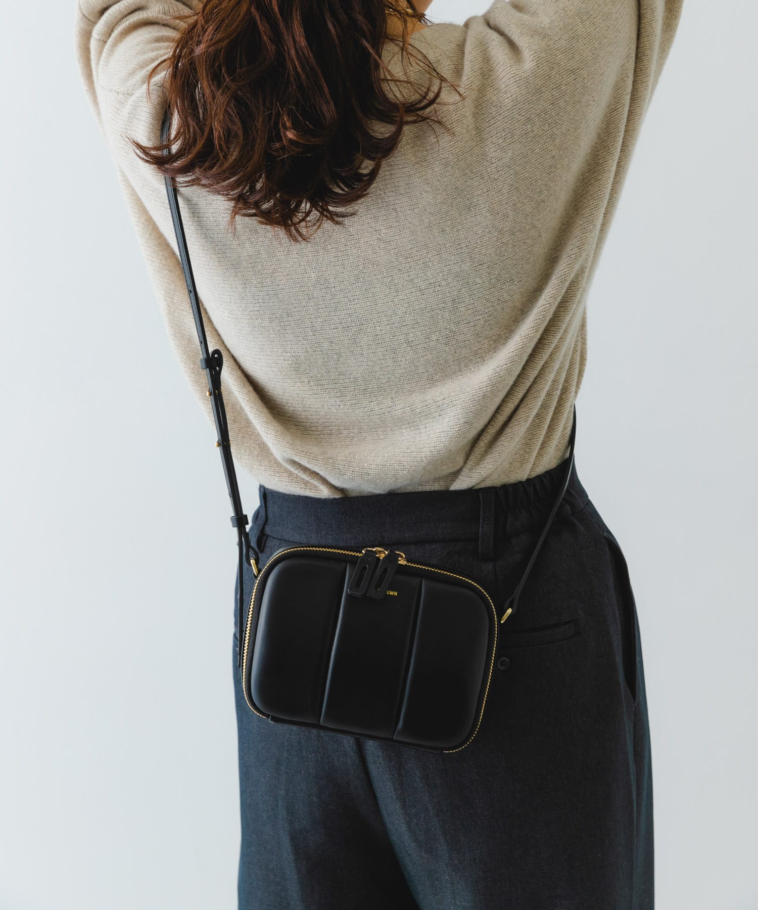 ADD CULUMN　PUFF THREE POCHETTE BLACK one