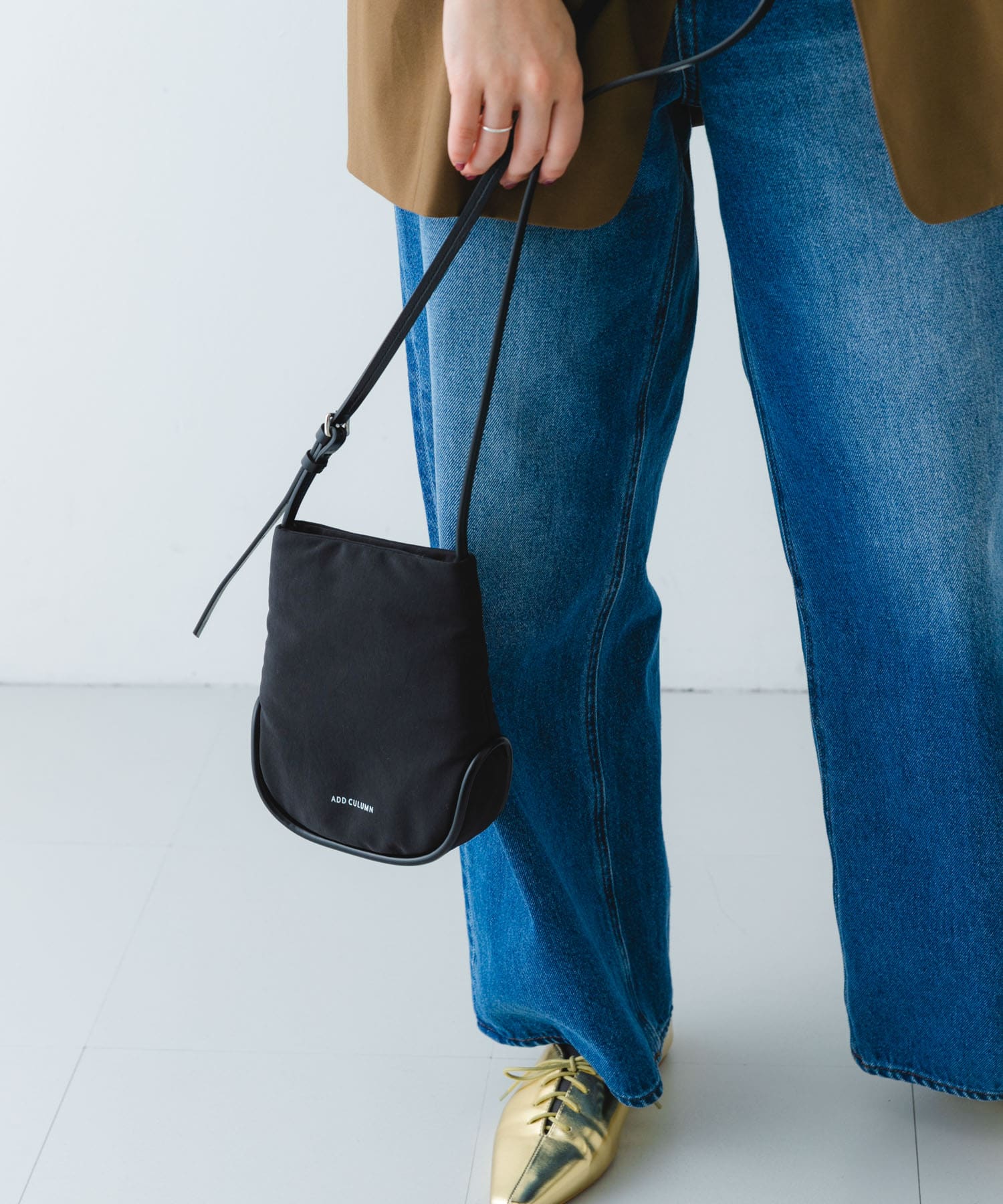 ADD CULUMN　ROLLA POCHETTE FABRIC BLACK one