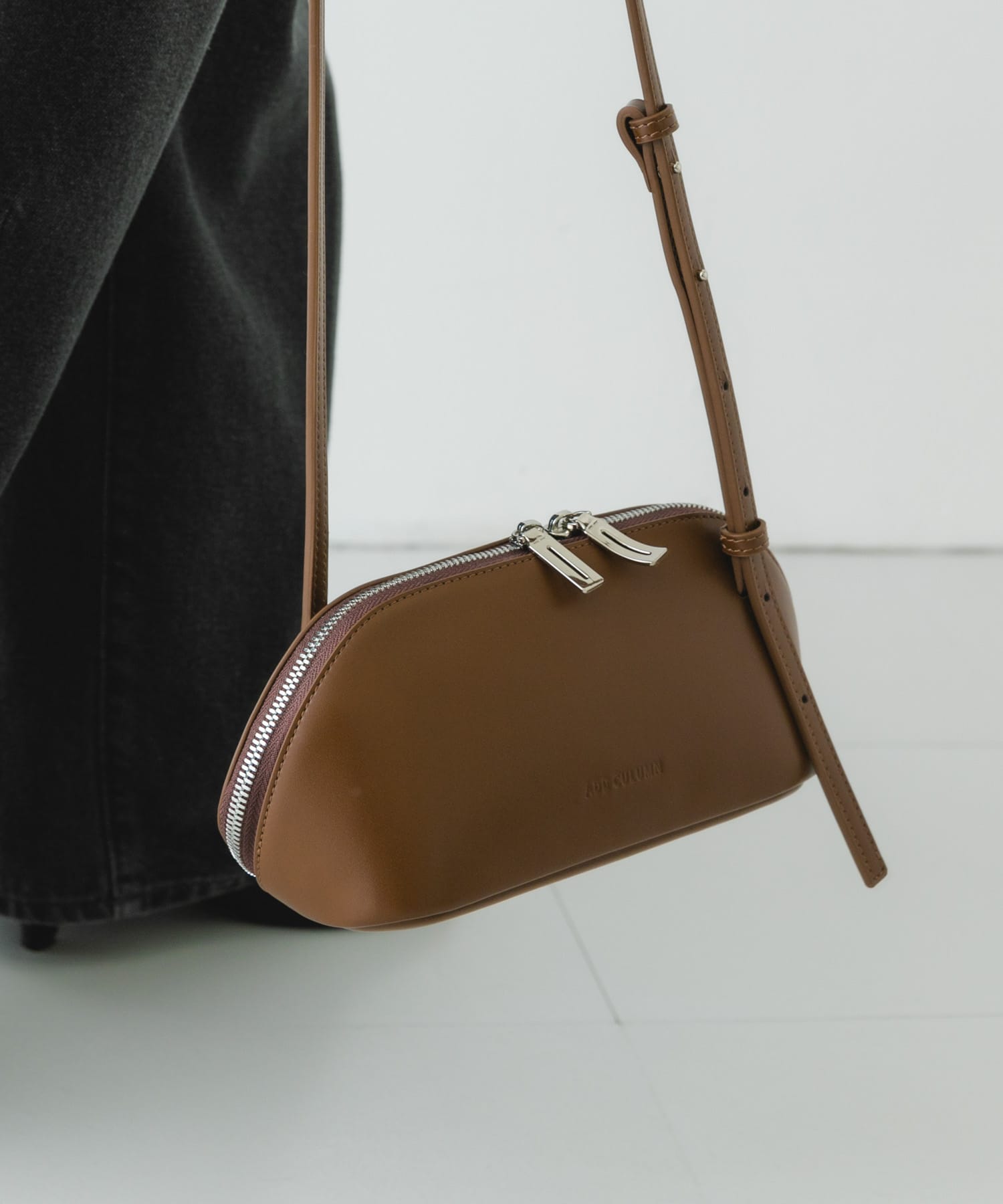 ADD CULUMN　FIGRE POCHETTE BROWN -