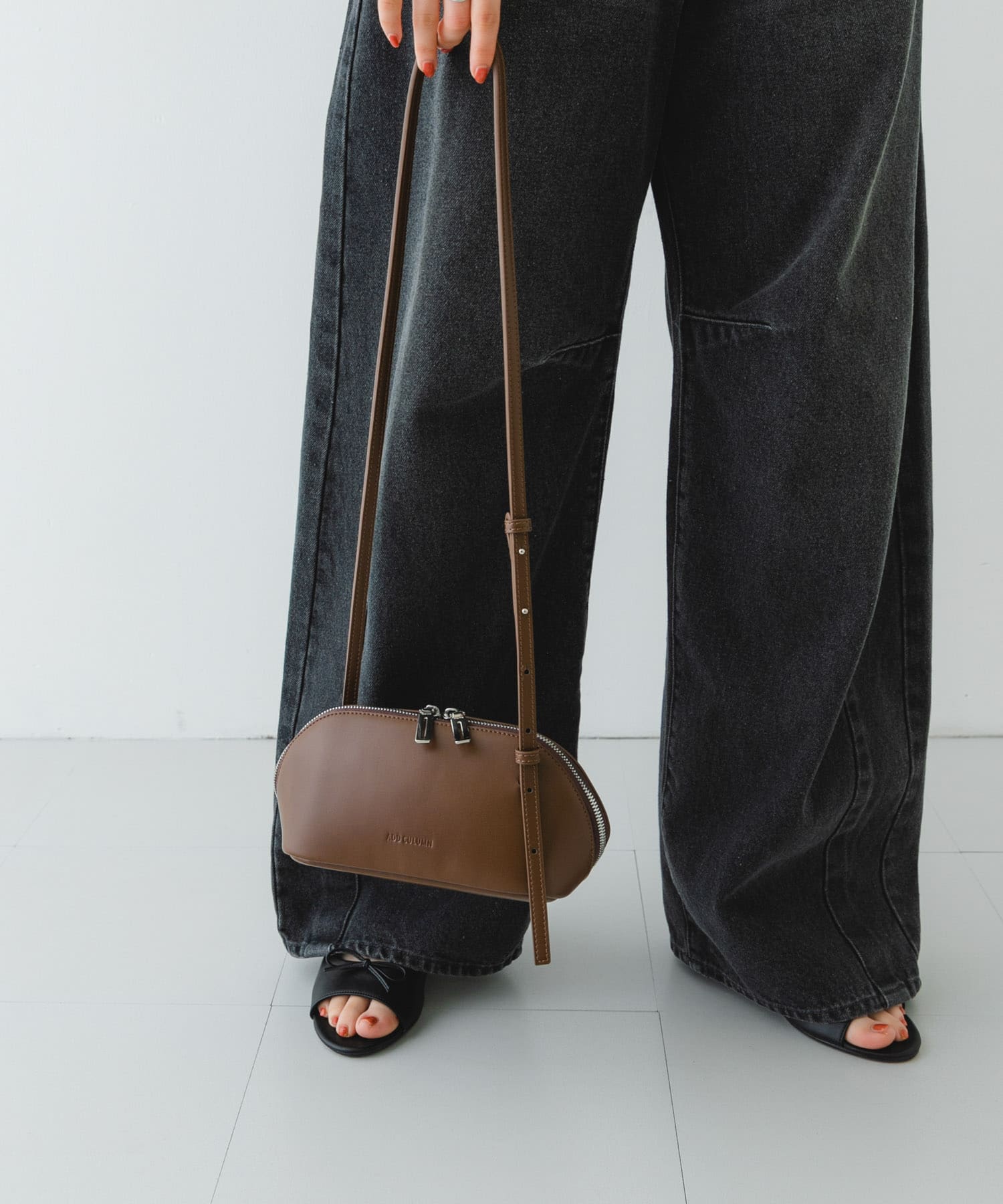 ADD CULUMN　FIGRE POCHETTE BROWN -