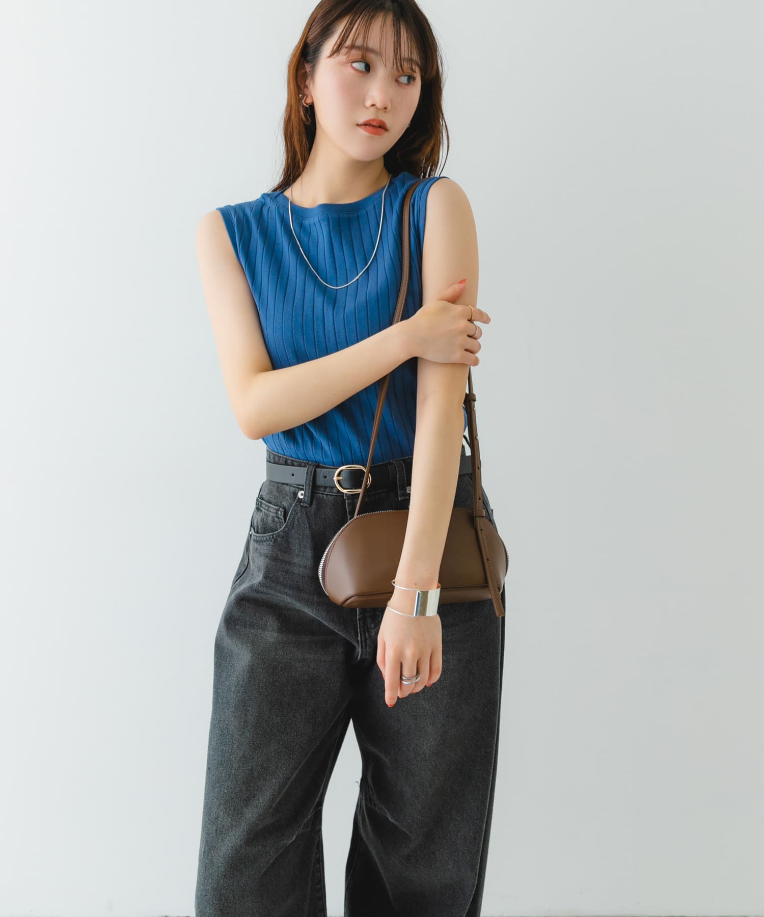 ADD CULUMN　FIGRE POCHETTE BROWN -