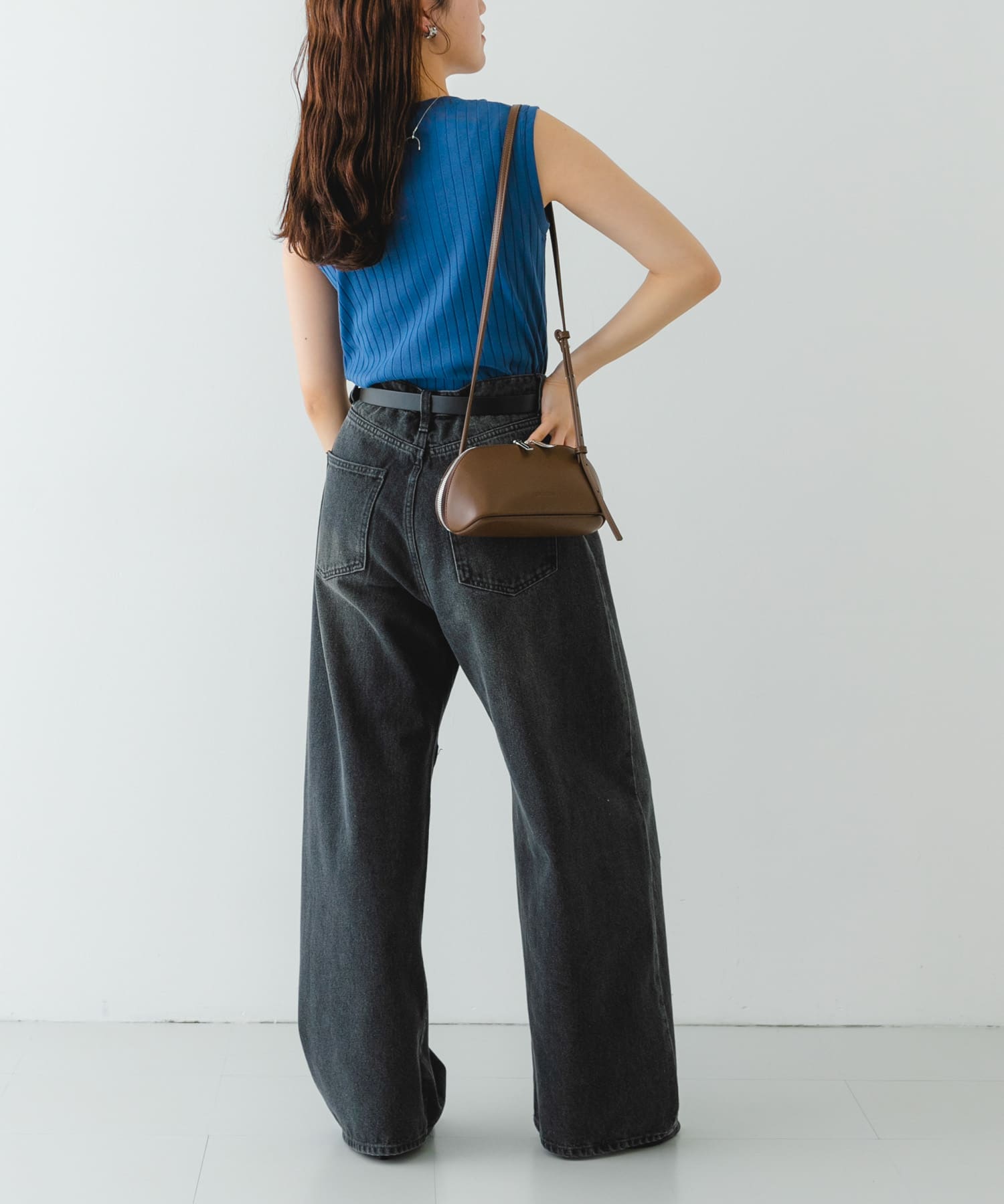 ADD CULUMN　FIGRE POCHETTE BROWN -