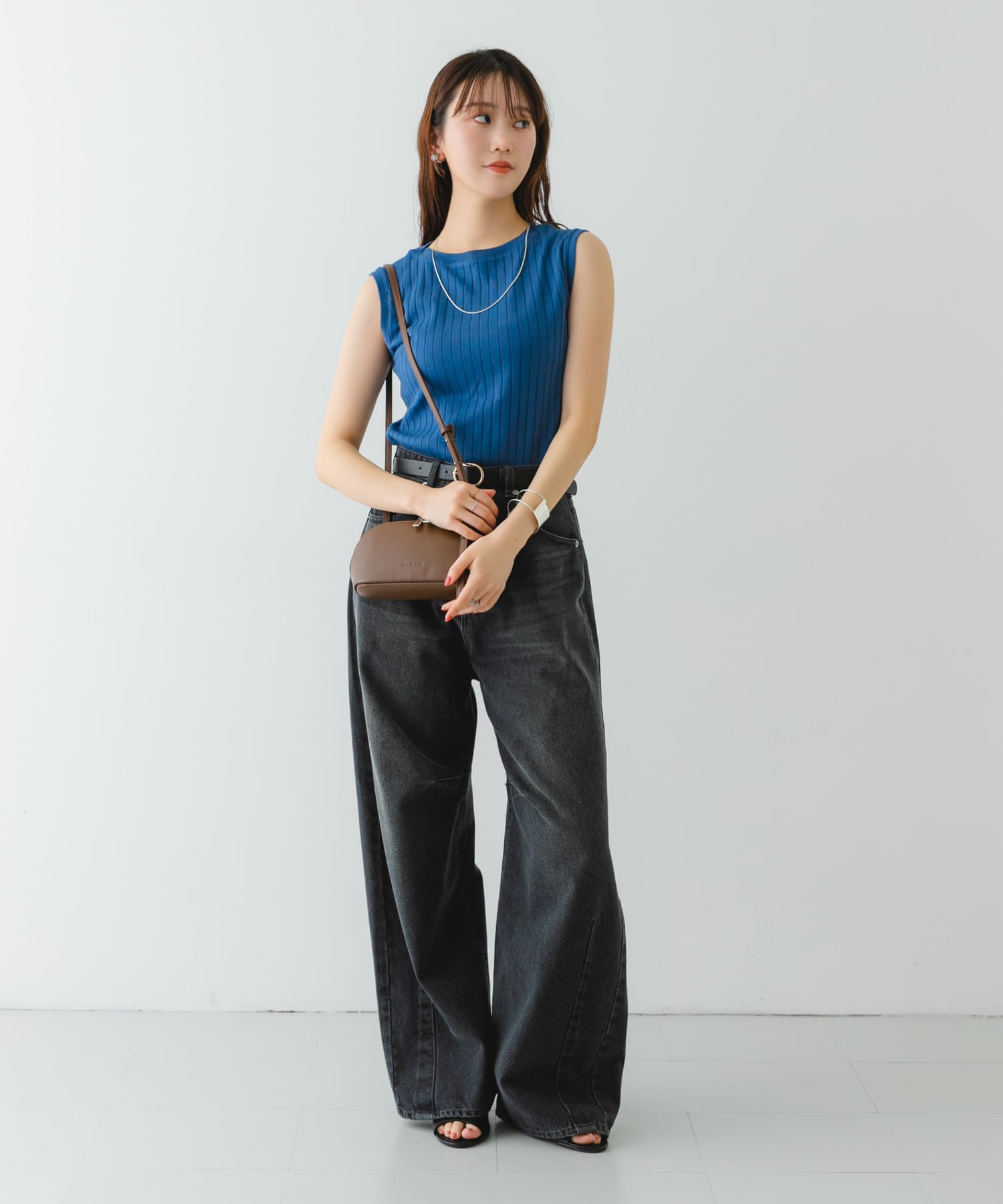 ADD CULUMN　FIGRE POCHETTE BROWN -