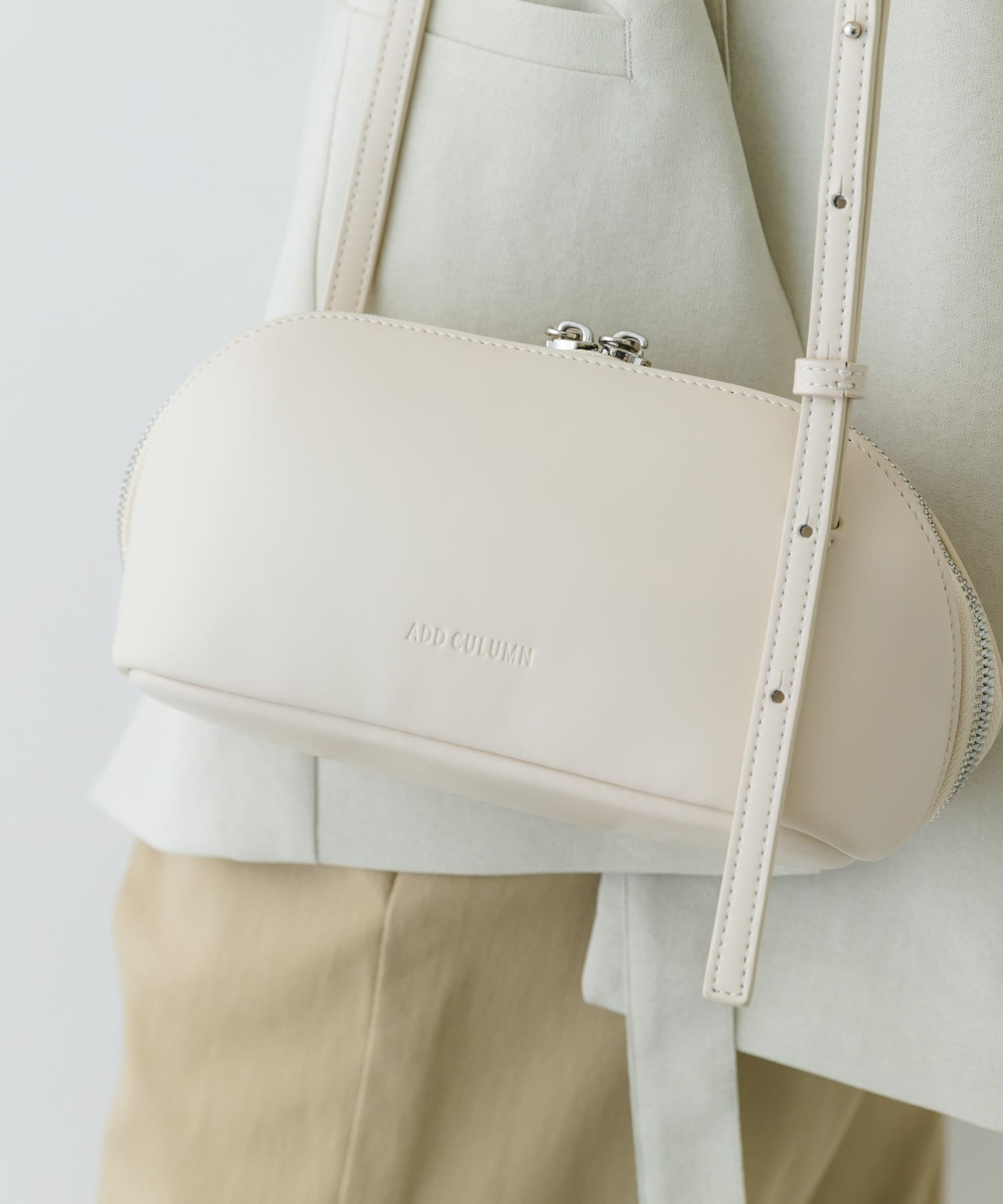 ADD CULUMN　FIGRE POCHETTE IVORY -
