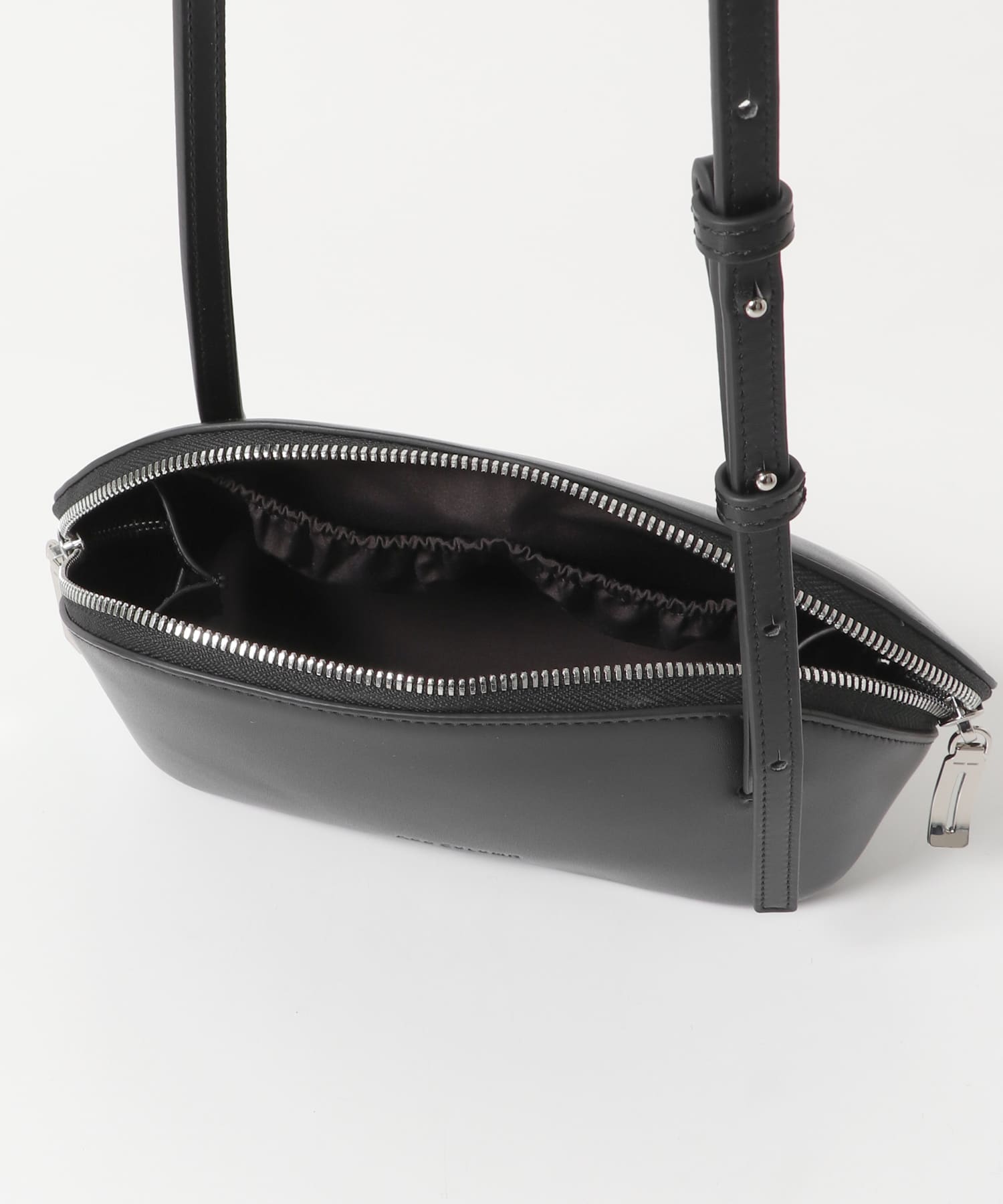 ADD CULUMN　FIGRE POCHETTE BLACK -