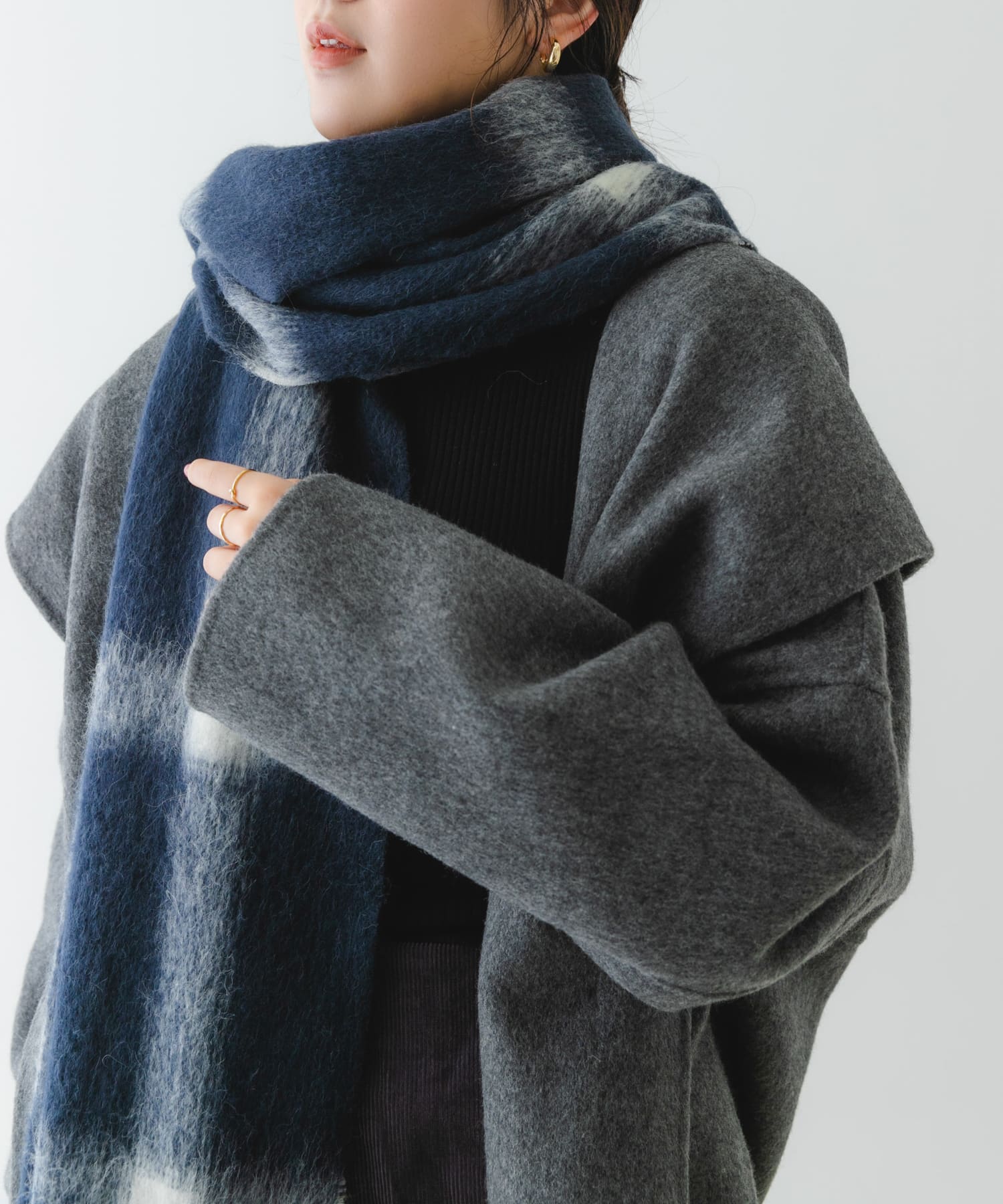 ASAUCE MELER　アルパカループシャギーストール Navy.G×Ec one