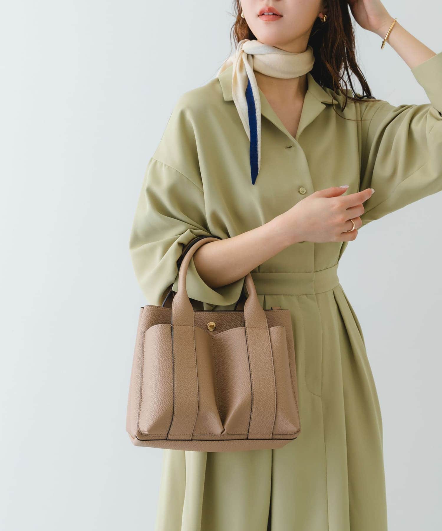 トライアングルニットスカーフ Ecru×Navy one