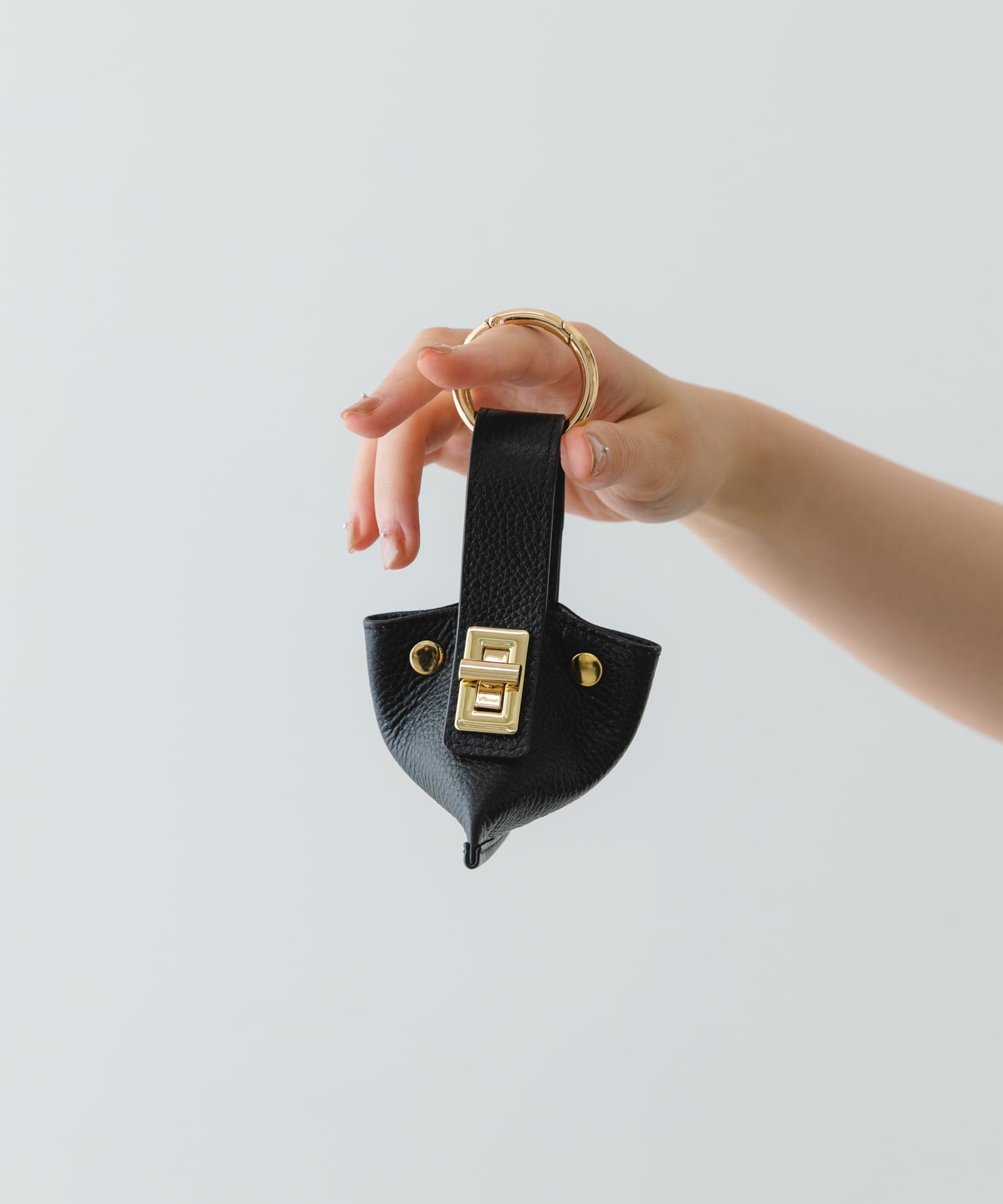 Hashibami　トライアングルキーチャーム BLACK one