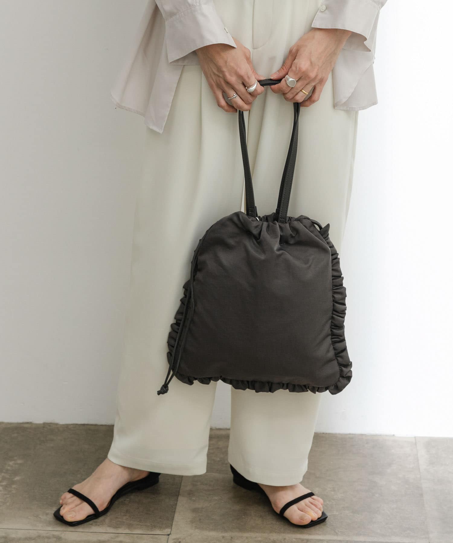 hun RODESKO　Frill 2WAYフリル巾着トートバッグ GRAY one