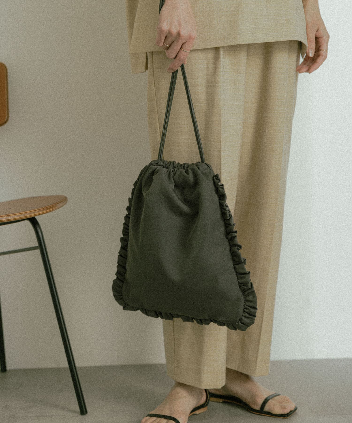 hun RODESKO　Frill 2WAYフリル巾着トートバッグ GRAY one