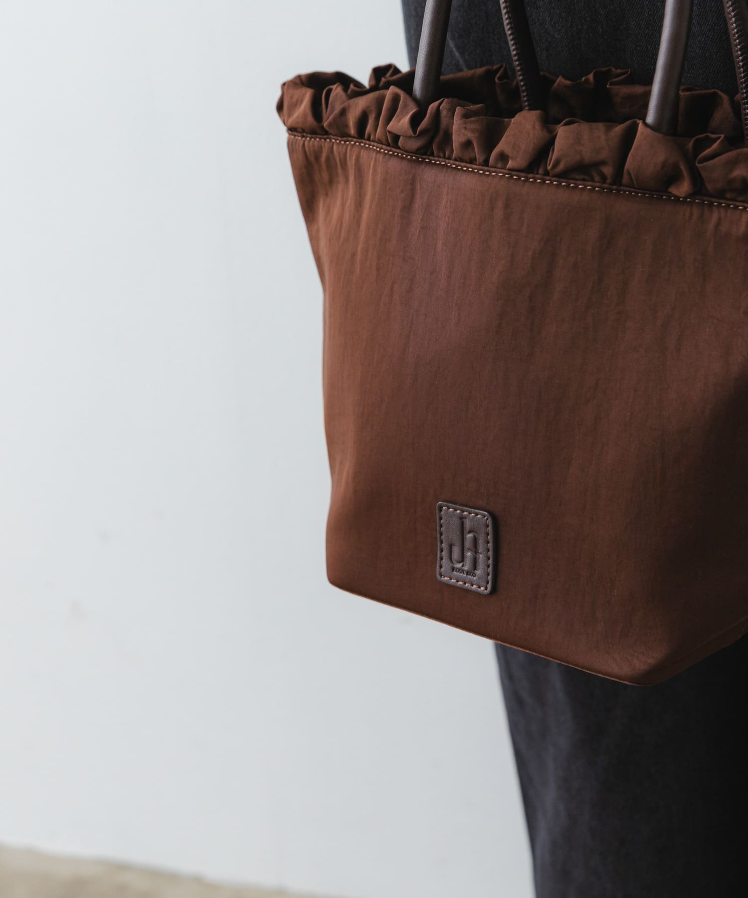 hun RODESKO　Frill Tote BROWN one