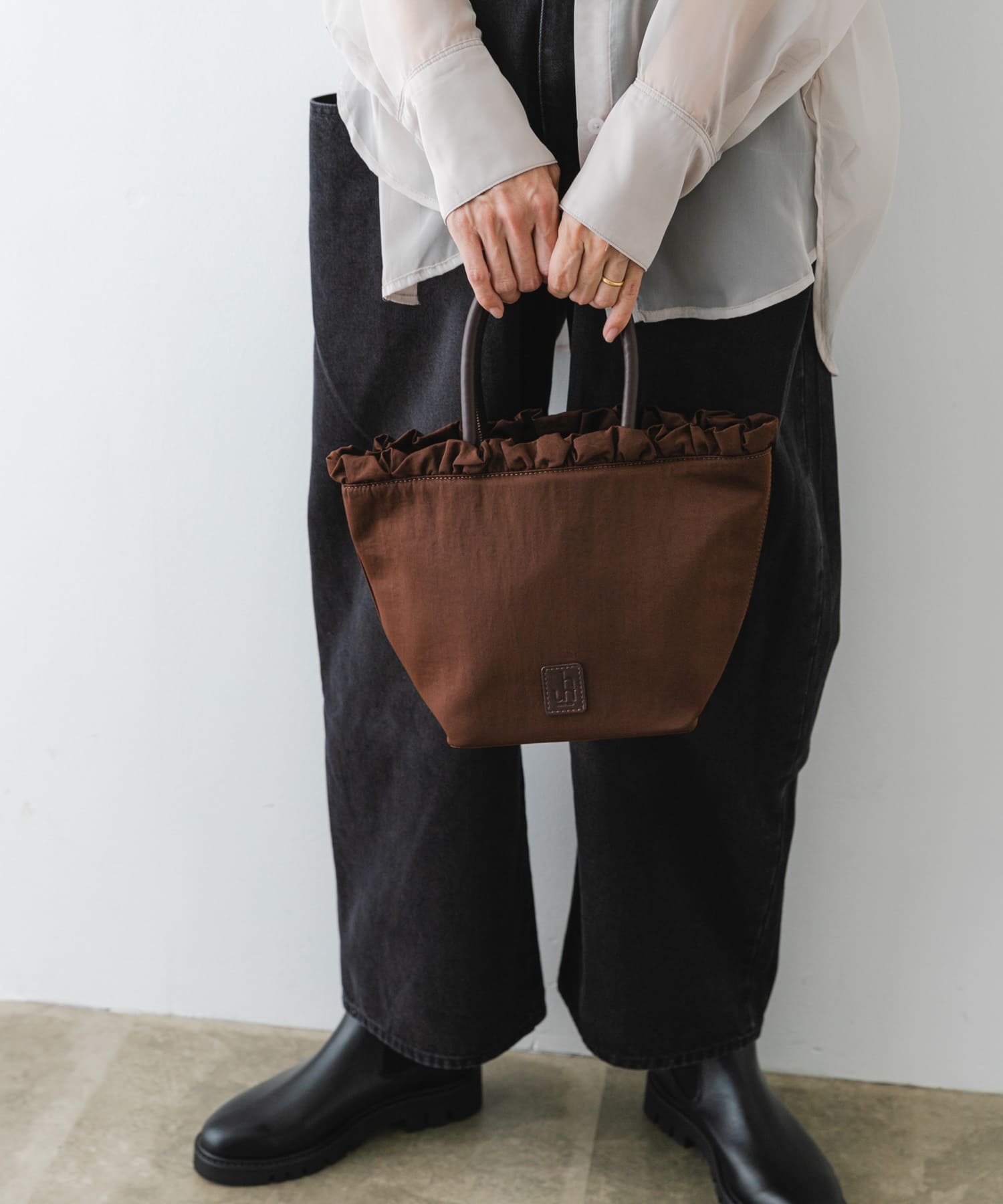 hun RODESKO　Frill Tote BROWN one