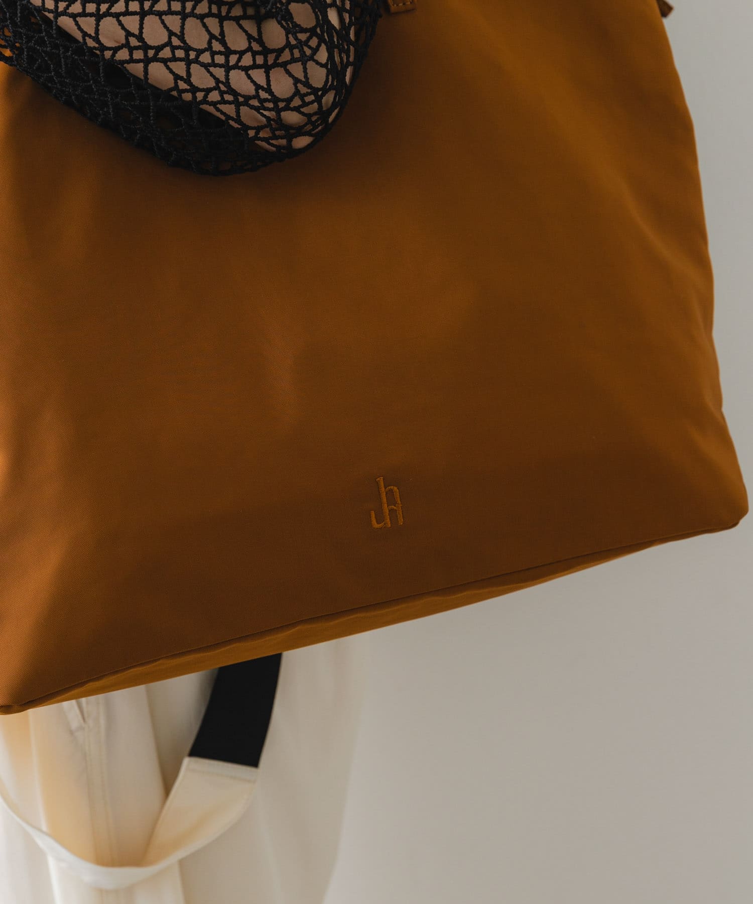 hun RODESKO　Purse tote GOLD BROWN one