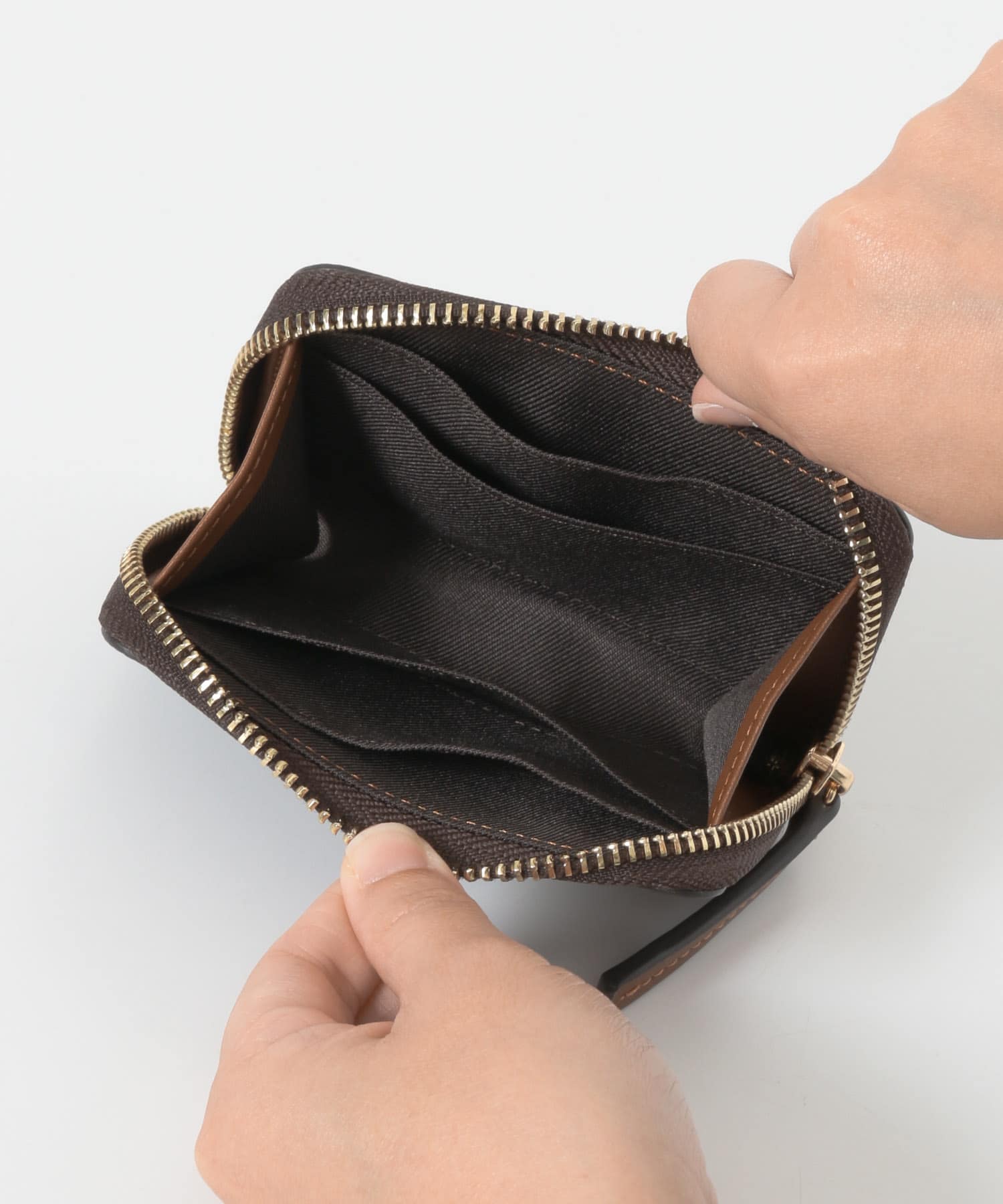 モノグラムカードケース BROWN one