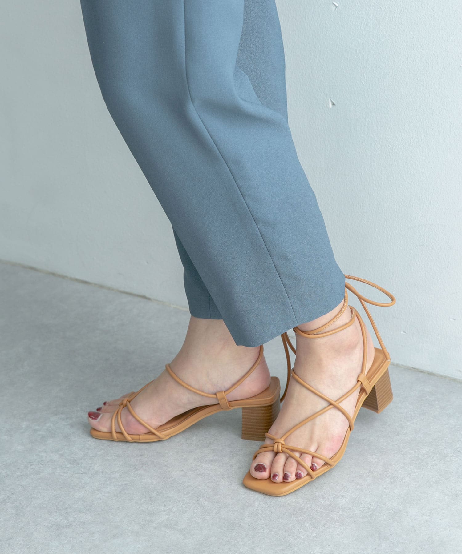 HELLEVI アンクルストラップサンダル CAMEL 36