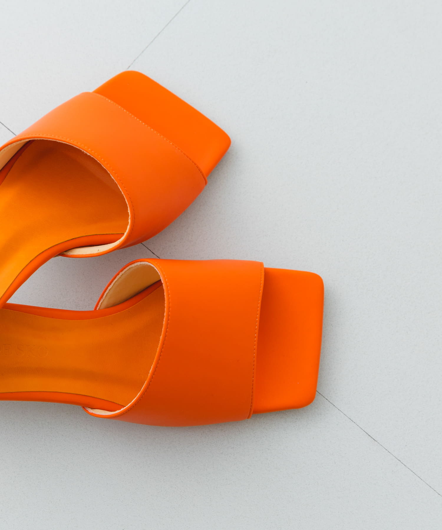 『MADE IN JAPAN』スクエアミュール ORANGE 37