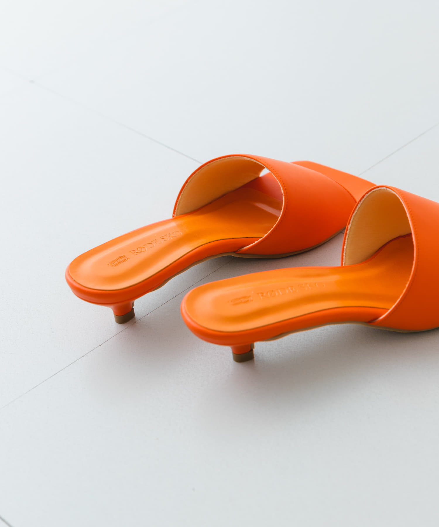 『MADE IN JAPAN』スクエアミュール ORANGE 37
