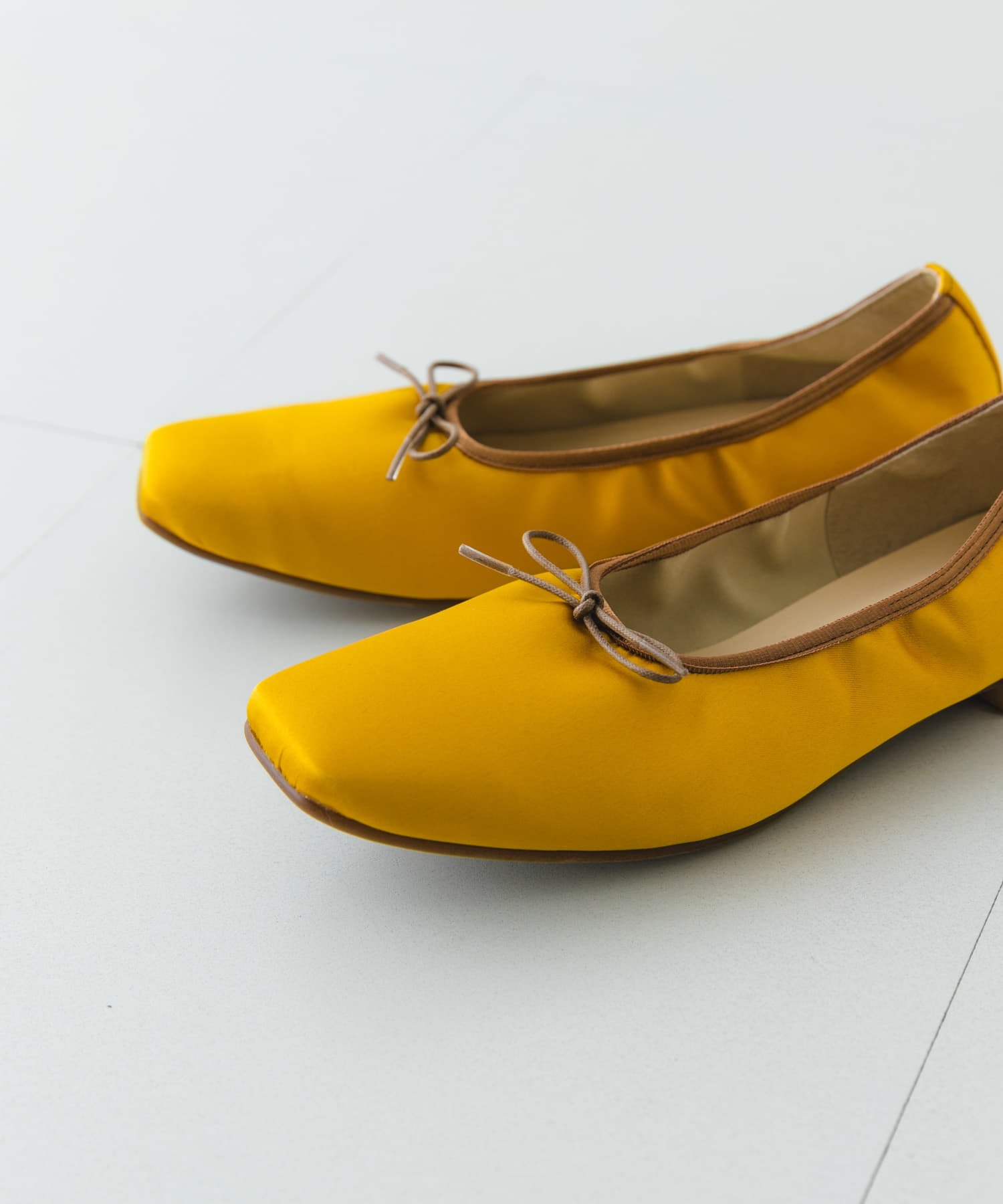 『MADE IN JAPAN』 サテンスクエアトゥバレエシューズ MUSTARD 36