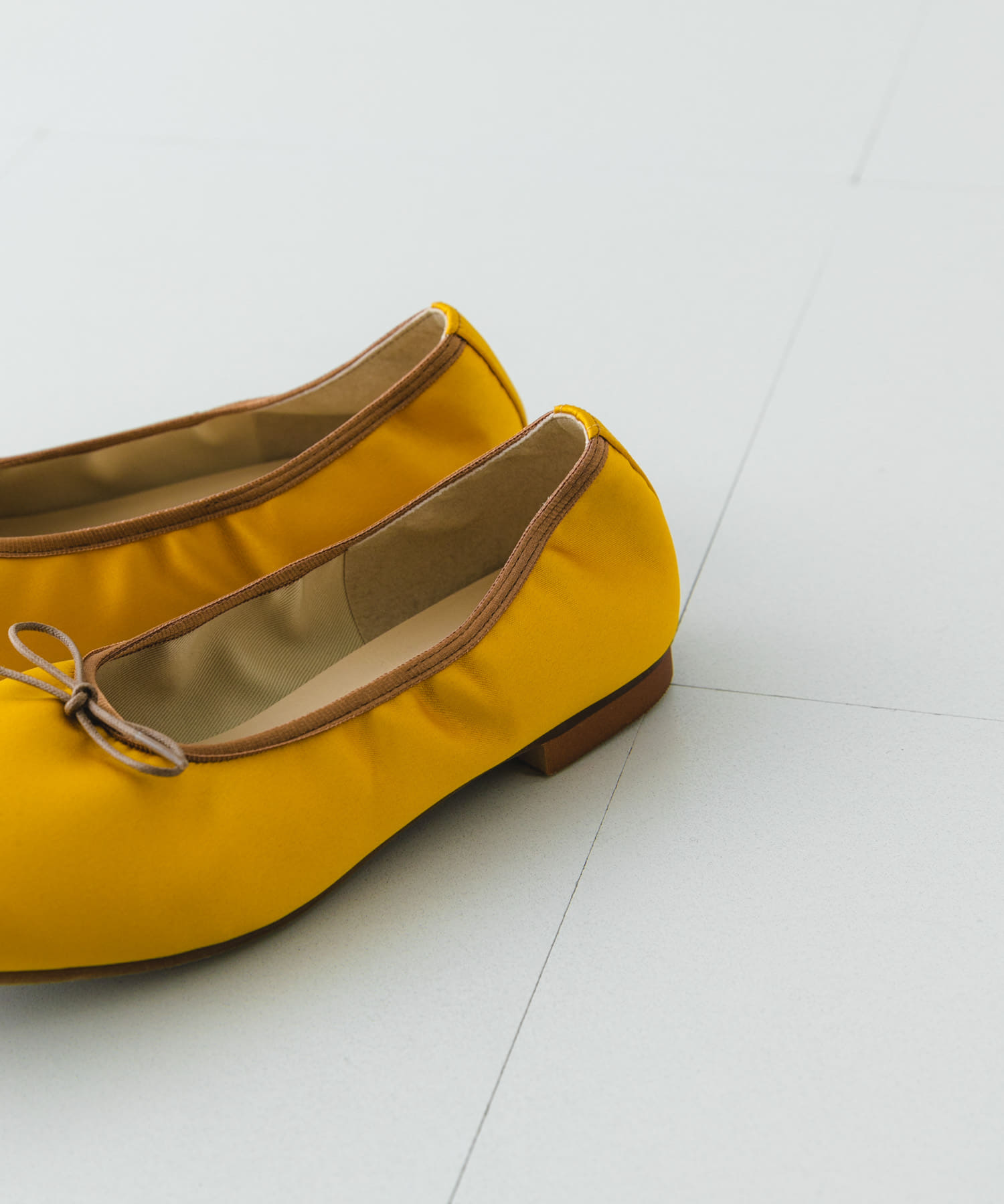 『MADE IN JAPAN』 サテンスクエアトゥバレエシューズ MUSTARD 36