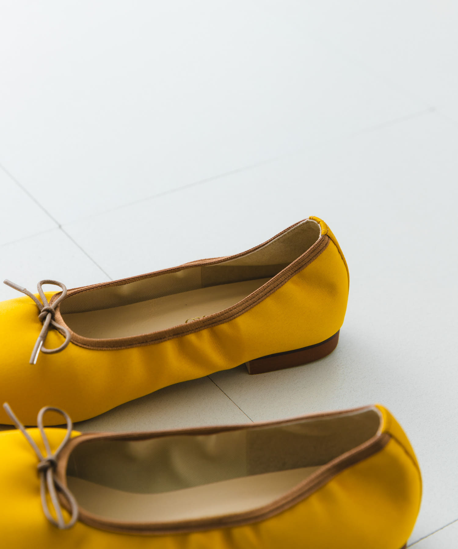 『MADE IN JAPAN』 サテンスクエアトゥバレエシューズ MUSTARD 36