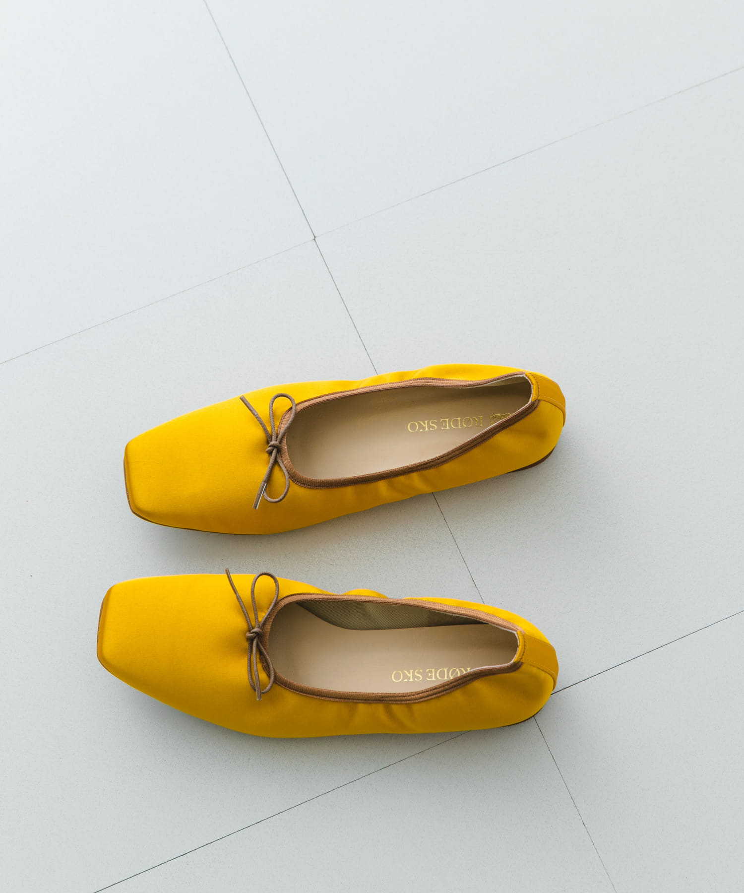 『MADE IN JAPAN』 サテンスクエアトゥバレエシューズ MUSTARD 36