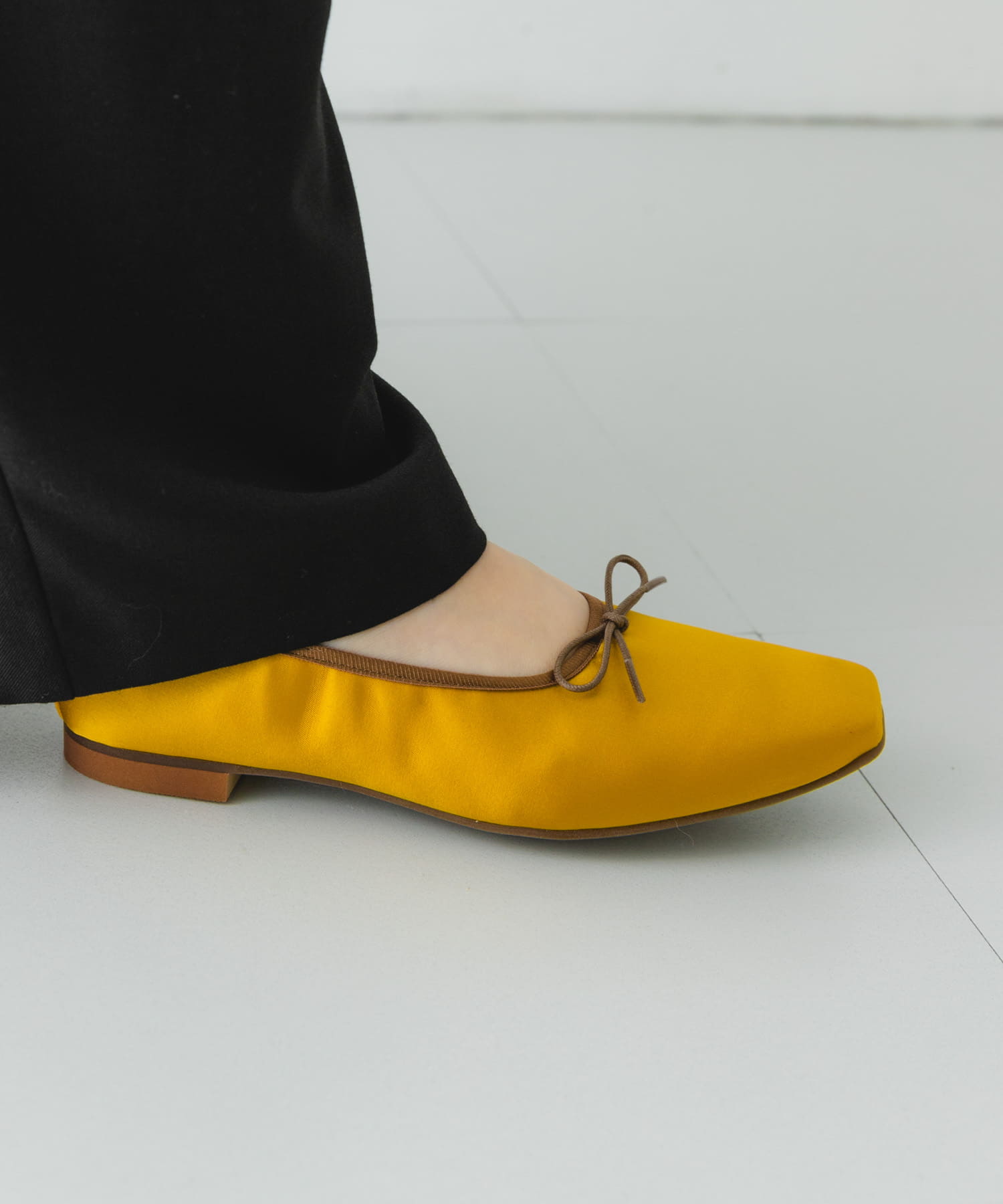 『MADE IN JAPAN』 サテンスクエアトゥバレエシューズ MUSTARD 37