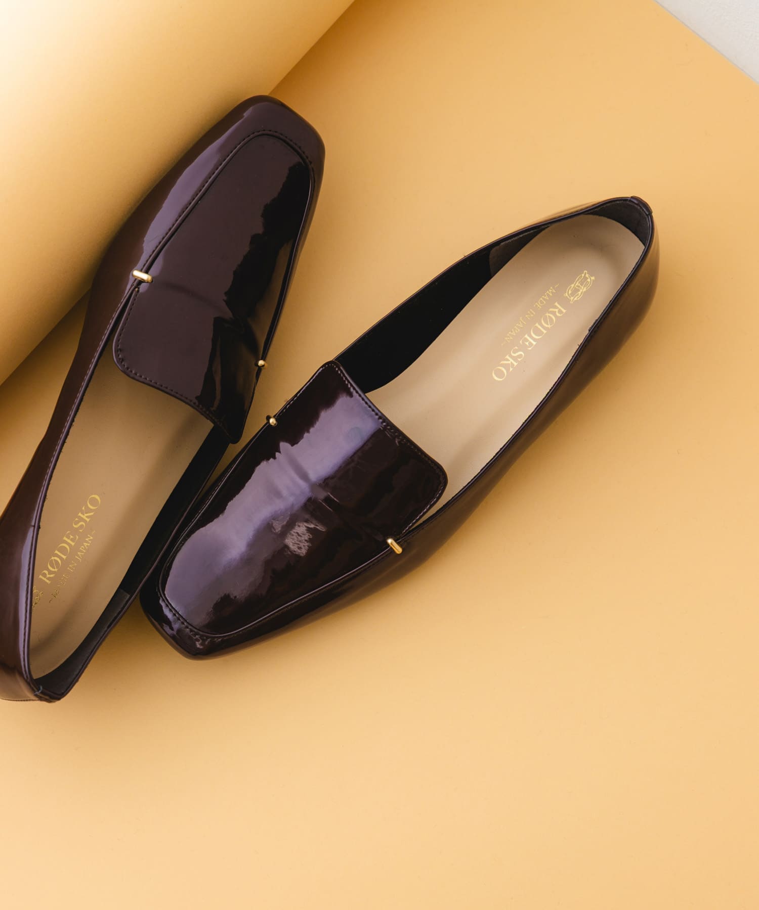 『MADE IN JAPAN』スクエアトゥプチメタルローファー