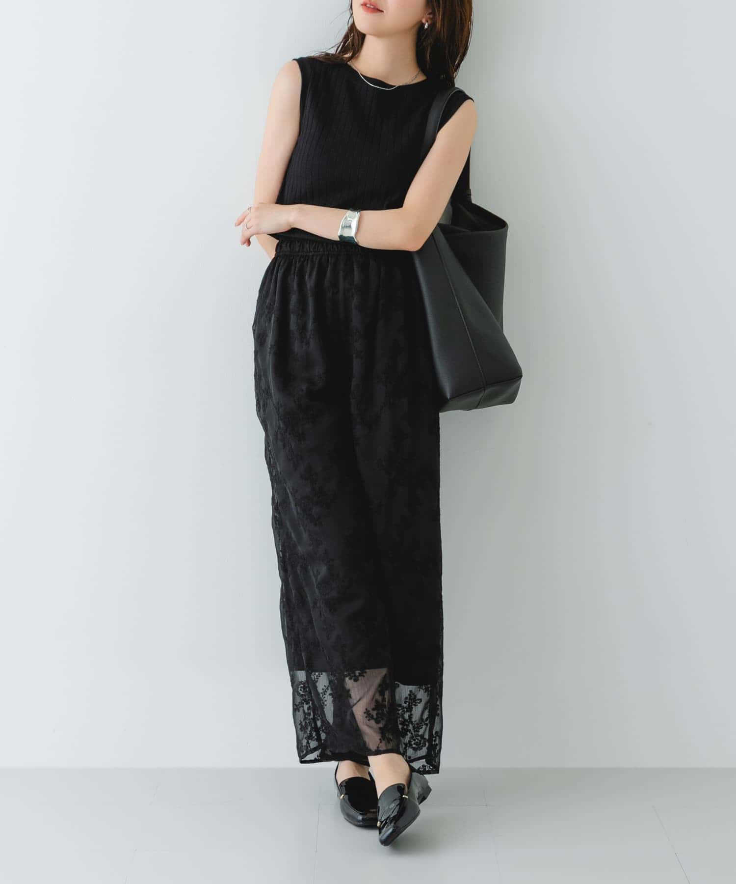 BLACK/E